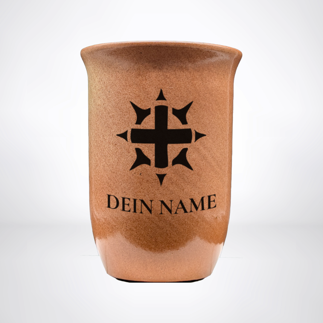 Tonbecher "Sandstein" 0,4L mit personalisierter Gravur – Pen & Paper-Klasse & Name