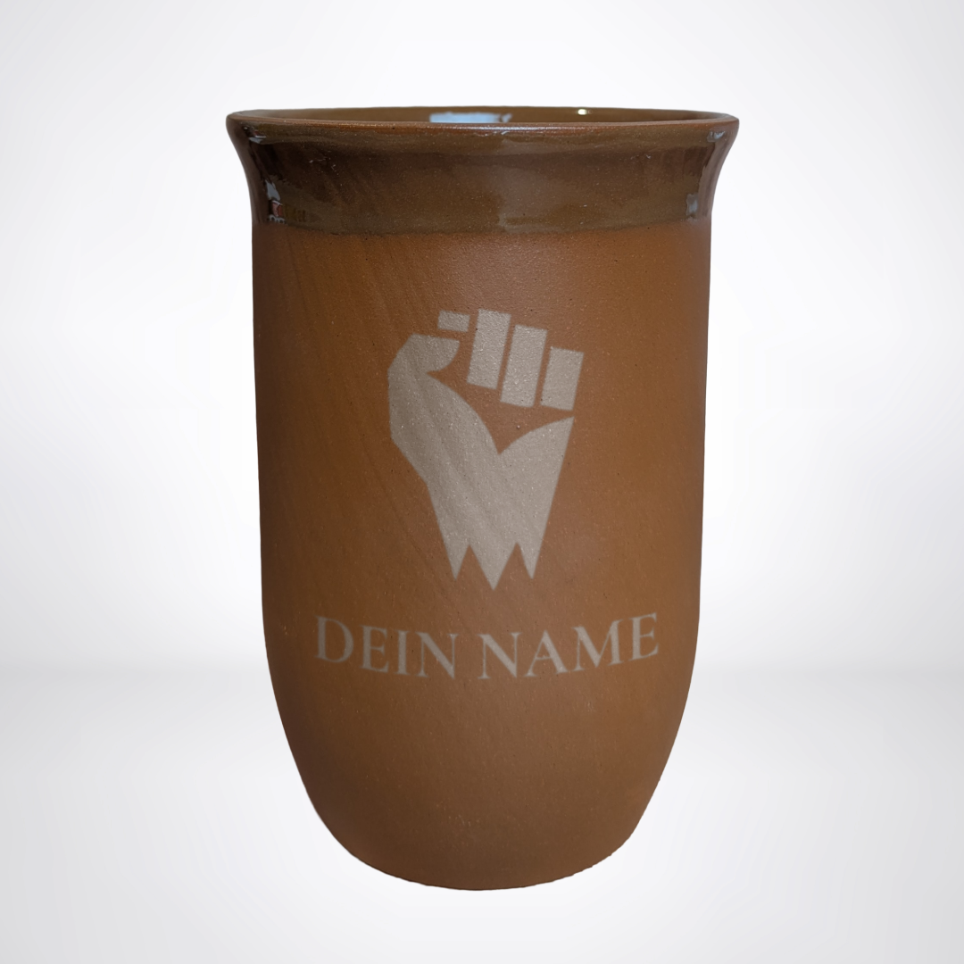 Tonbecher 0,4L mit personalisierter Gravur – Pen & Paper-Klasse & Name