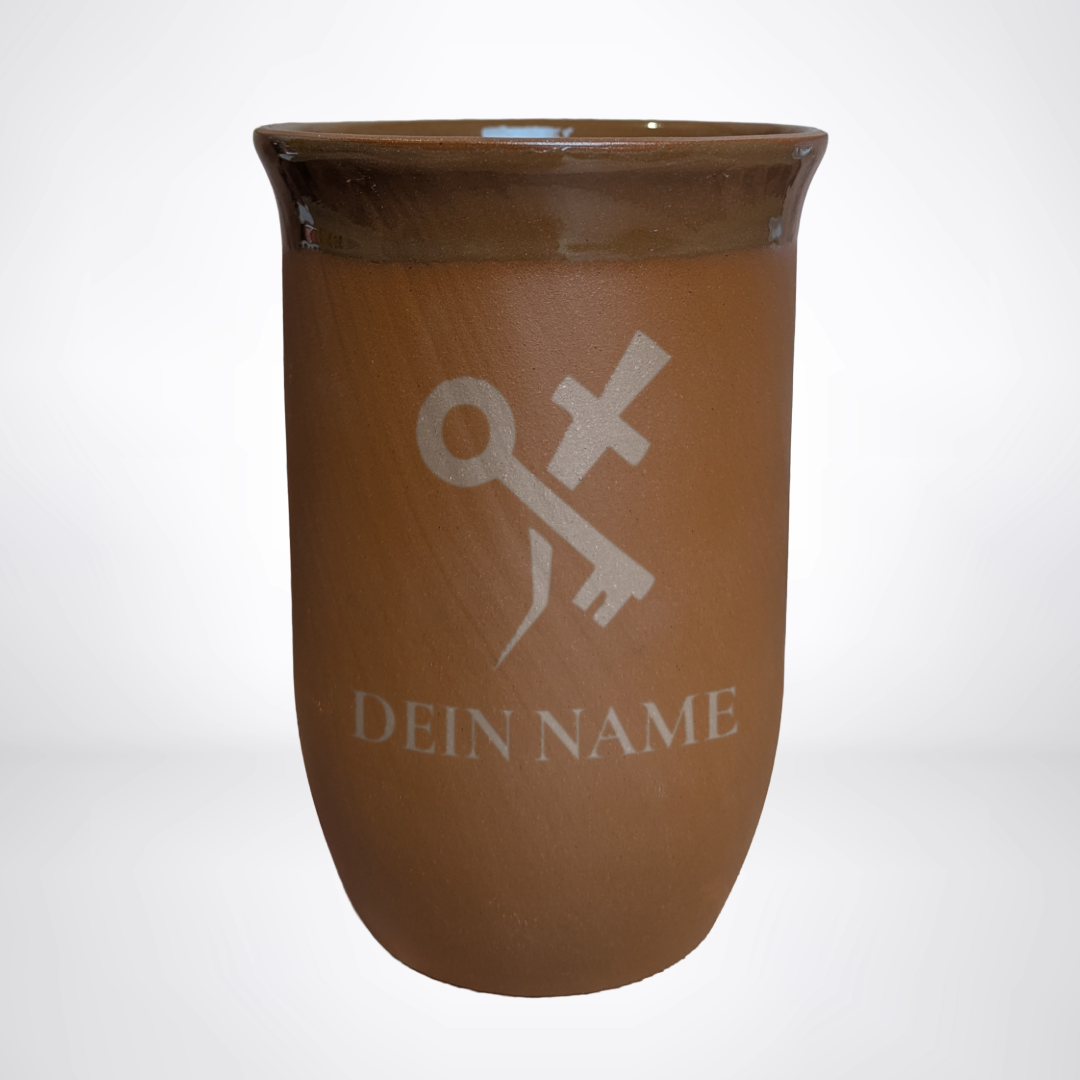 Tonbecher 0,4L mit personalisierter Gravur – Pen & Paper-Klasse & Name