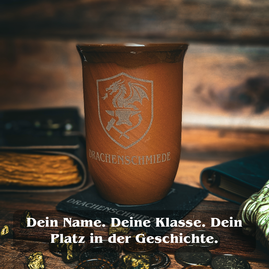 Tonbecher 0,4L mit personalisierter Gravur – Pen & Paper-Klasse & Name