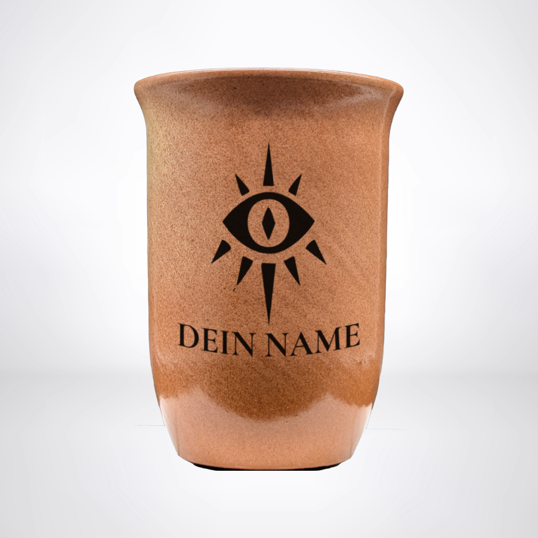 Tonbecher "Sandstein" 0,4L mit personalisierter Gravur – Pen & Paper-Klasse & Name