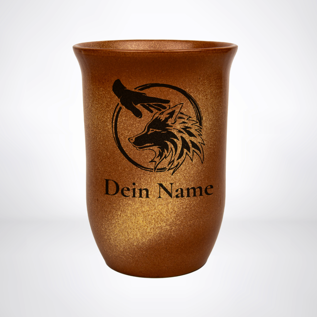 Tonbecher Bestienmeister 0,4L – mit Name – Proficiencies Kollektion – Sandstein