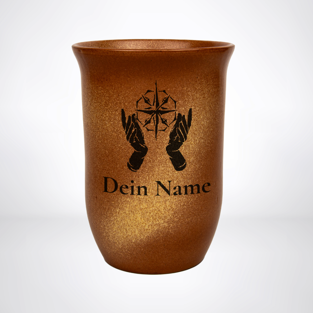 Tonbecher Heiler 0,4L – mit Name – Proficiencies Kollektion – Sandstein