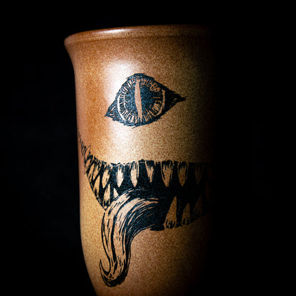 Tonbecher "Dunkler Wächter" - 0,4L - "Sandstein"