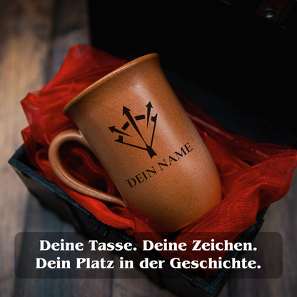 Tontasse 0,4L Waldläufer – "Sandstein" mit personalisierter Gravur (Symbol + Name)
