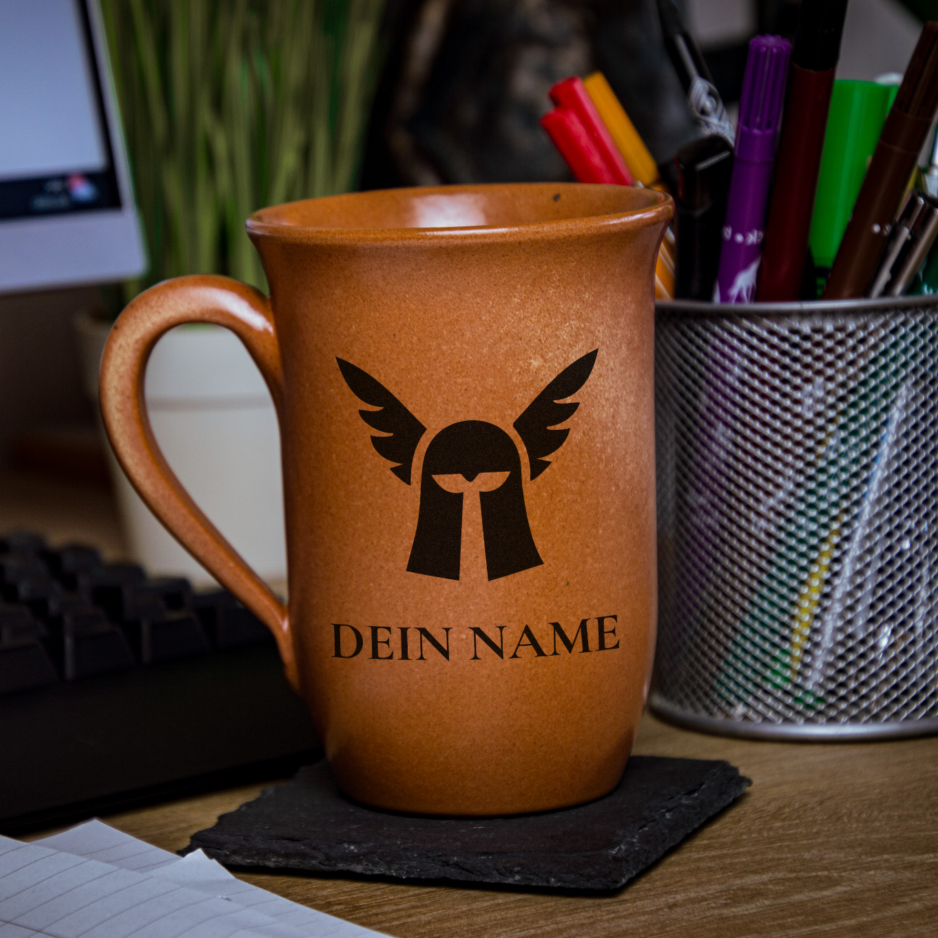 Tontasse 0,4L Paladin – "Sandstein" mit personalisierter Gravur (Symbol + Name)