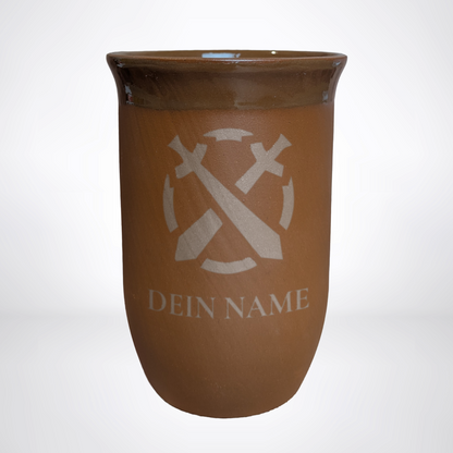 Tonbecher 0,4L mit personalisierter Gravur – Pen & Paper-Klasse & Name
