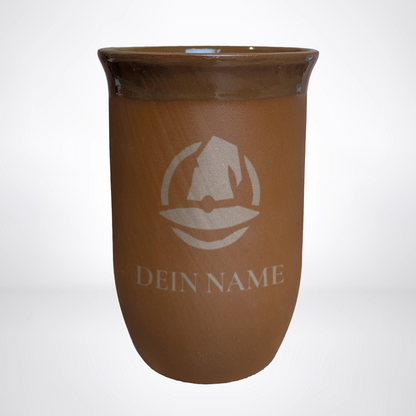 Tonbecher 0,4L mit personalisierter Gravur – Pen & Paper-Klasse & Name
