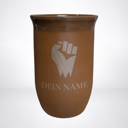 Tonbecher 0,4L mit personalisierter Gravur – Pen & Paper-Klasse & Name