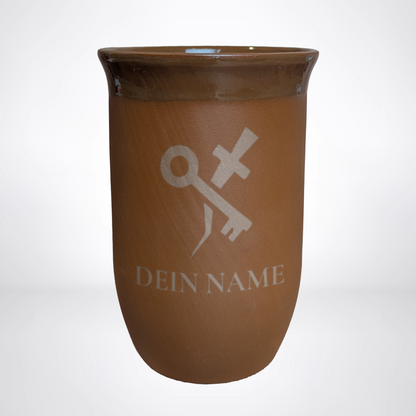Tonbecher 0,4L mit personalisierter Gravur – Pen & Paper-Klasse & Name