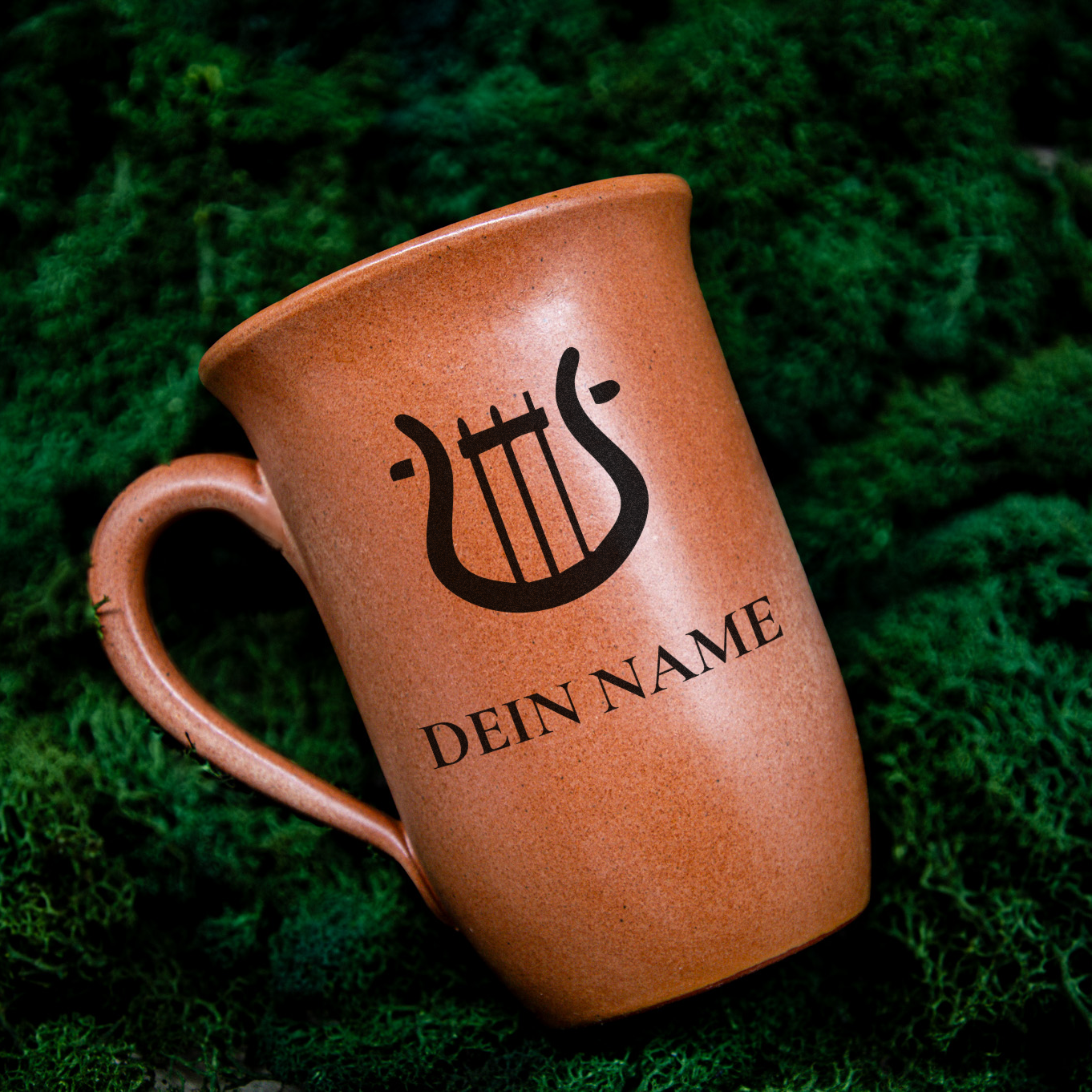Tontasse 0,4L Barde – "Sandstein" mit personalisierter Gravur (Symbol + Name)