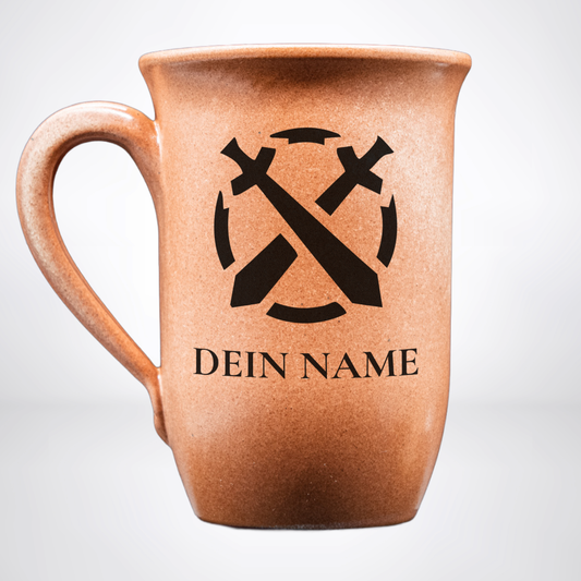 Tontasse 0,4L Kämpfer – "Sandstein" mit personalisierter Gravur (Symbol + Name)