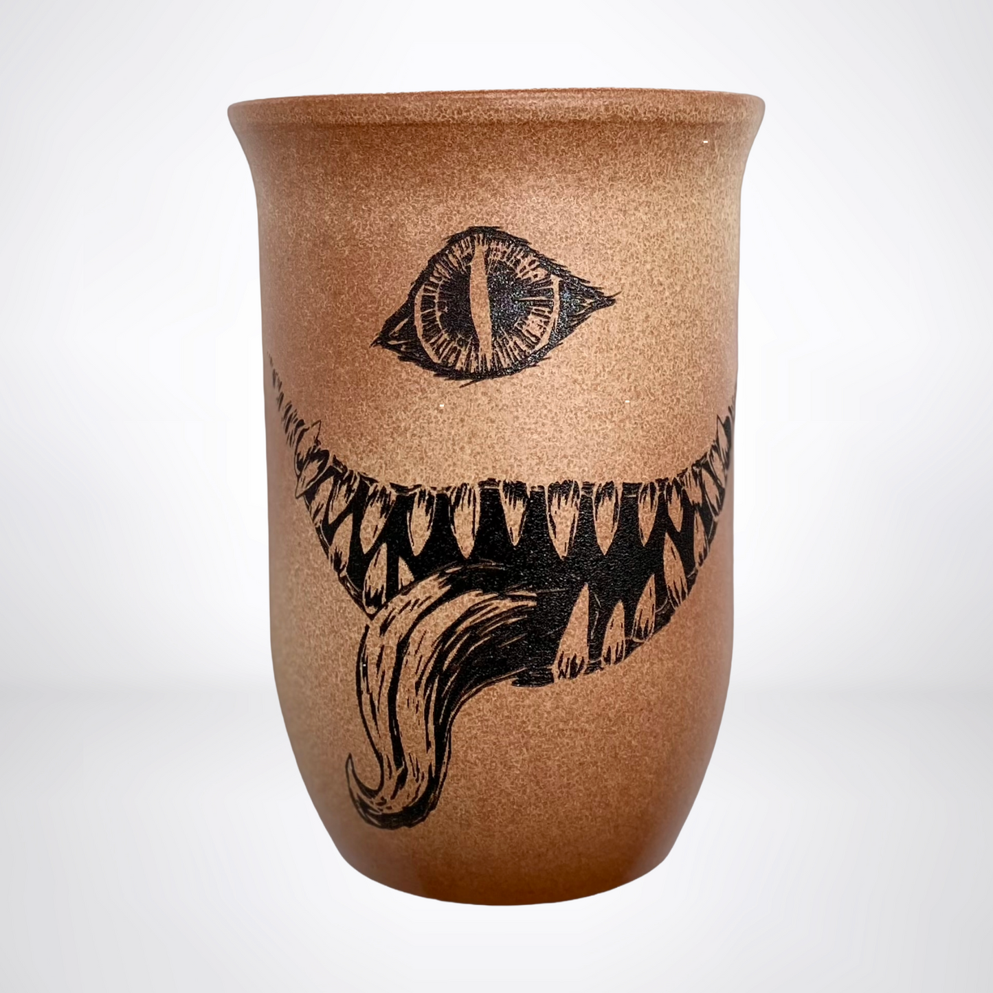 Tonbecher "Dunkler Wächter" - 0,4L - "Sandstein"